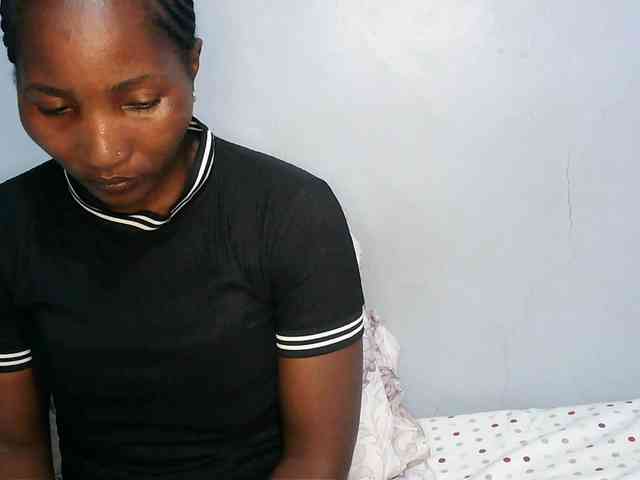 HotVibeQueen webcam