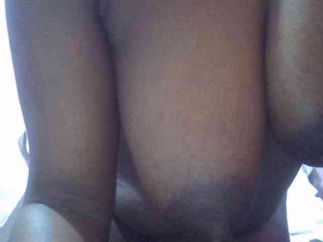 HotVibeQueen webcam
