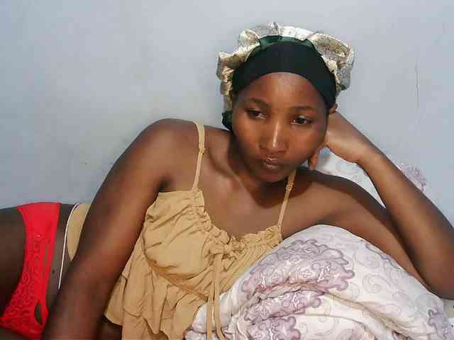 HotVibeQueen webcam