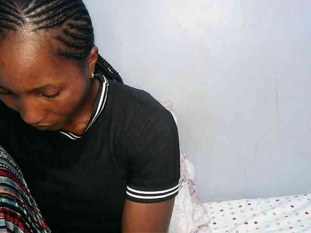 HotVibeQueen webcam