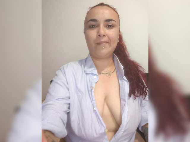 Jelog live cam on BongaCams