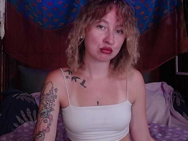 Bobby-MiMi live cam on BongaCams