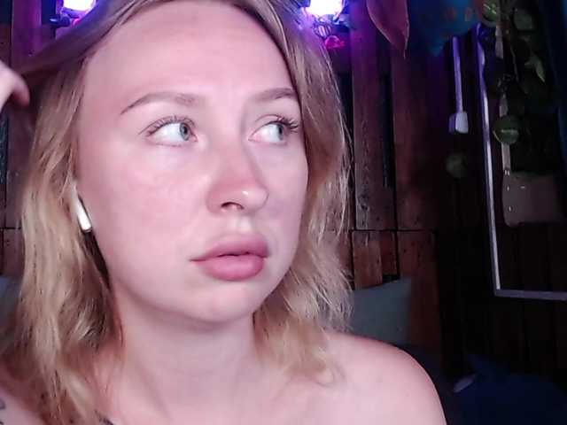 Bobby-MiMi live cam on BongaCams