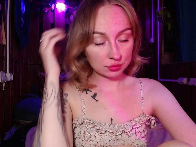 le modèle Bobby-MiMi est en webcam porno dans un show sur le site bongacams, il possède les tags suivants: White/Caucasian,Blonde,Shaved
