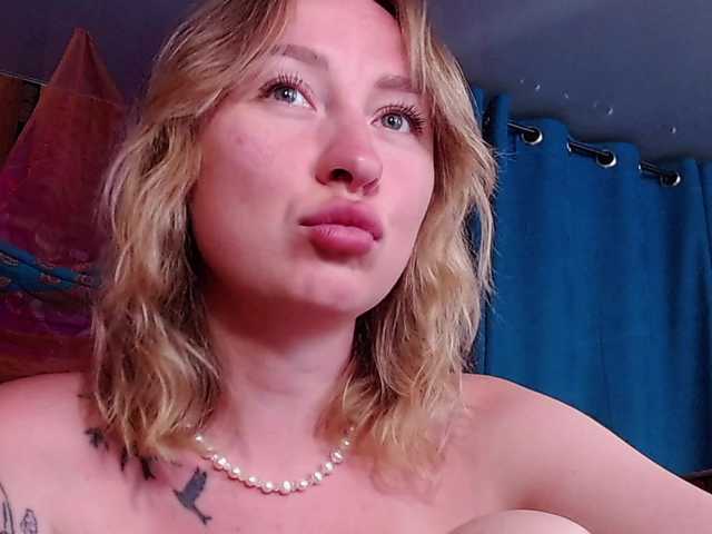 Bobby-MiMi live cam on BongaCams