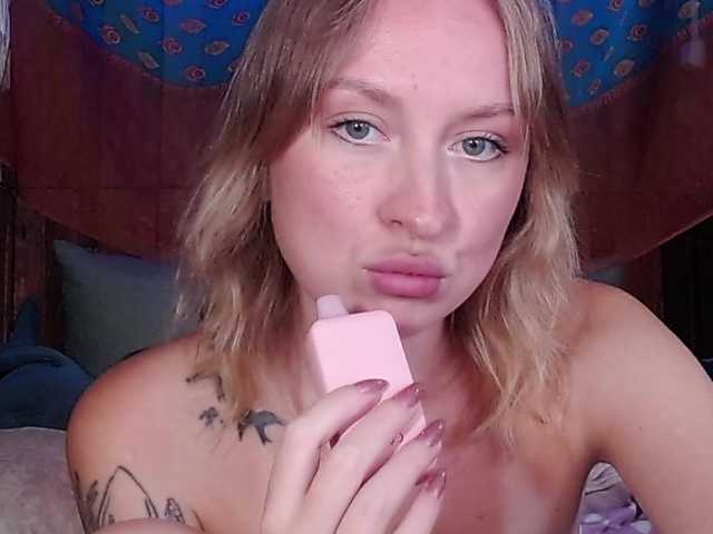 Bobby-MiMi live cam on BongaCams
