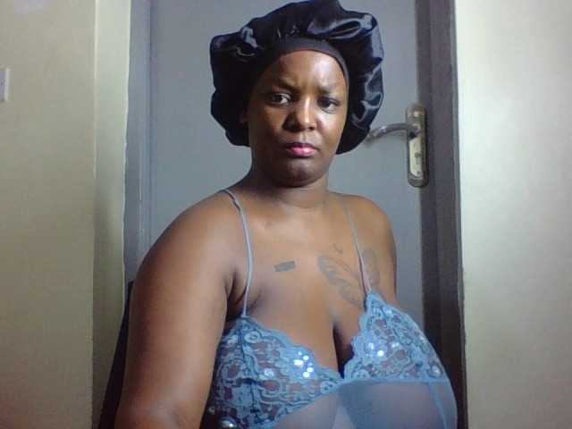 Wildhoneyx live cam on BongaCams