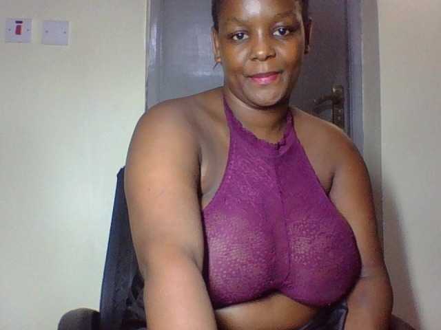Wildhoneyx live cam on BongaCams