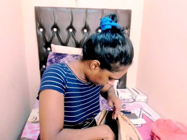 Chat with Toxicfantasy4u live cam