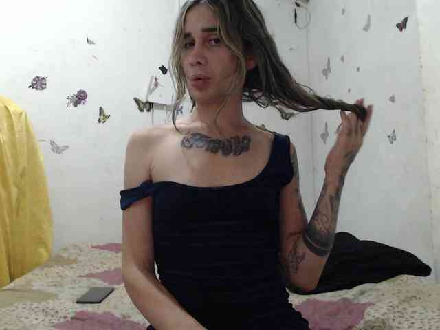 naughtybarbie-19 Live Webcam on BongaCams