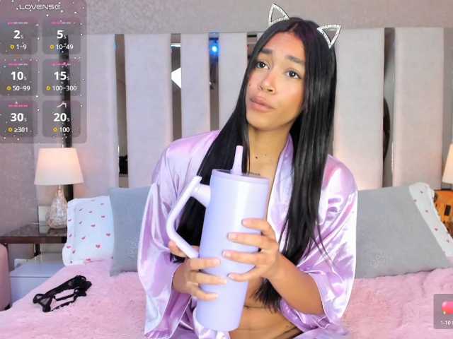 LunaRoussel, en directo ahora en BongaCams