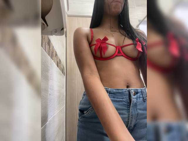 LunaRoussel live cam on BongaCams