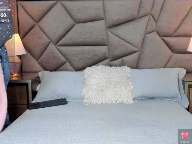 LunaRoussel live cam on BongaCams