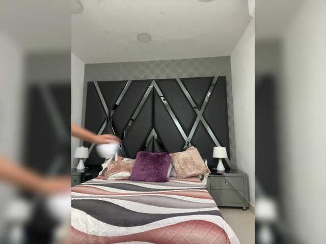 LunaRoussel live cam on BongaCams