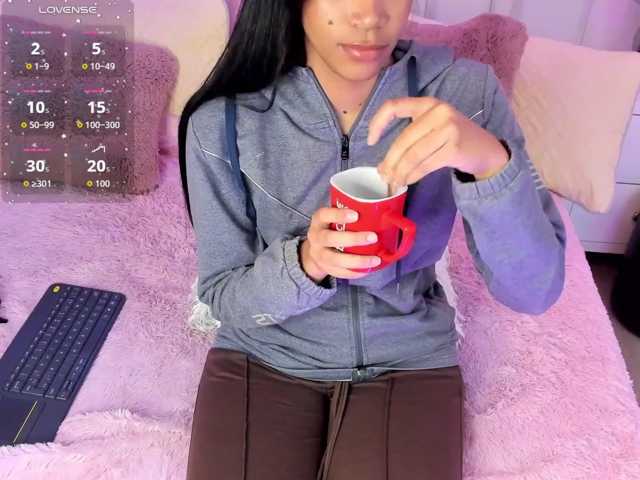 LunaRoussel live cam on BongaCams