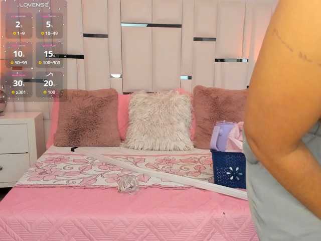 LunaRoussel live cam on BongaCams