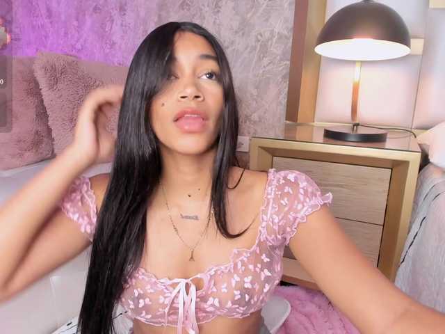 LunaRoussel live cam on BongaCams