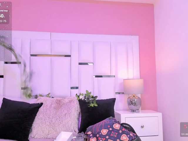 LunaRoussel live cam on BongaCams