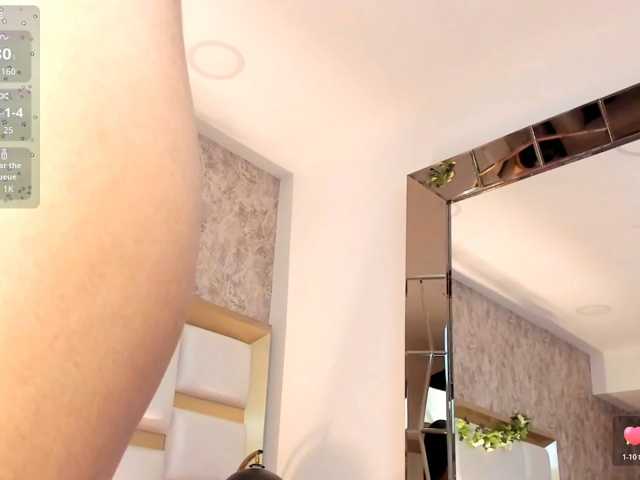 LunaRoussel live cam on BongaCams