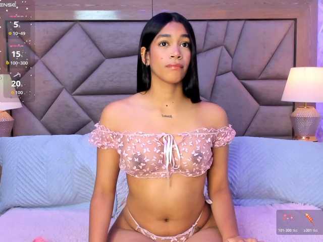 LunaRoussel live cam on BongaCams