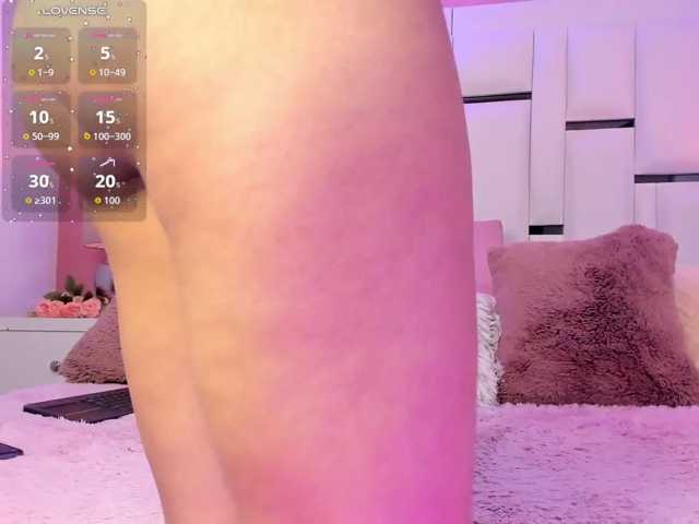 LunaRoussel live cam on BongaCams