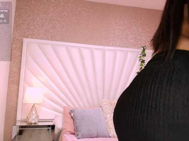 LunaRoussel live cam on BongaCams