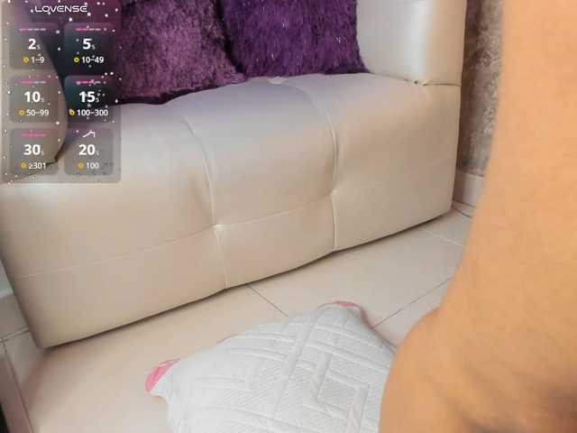 LunaRoussel live cam on BongaCams