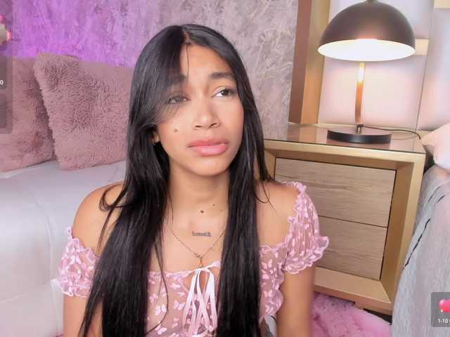 LunaRoussel live cam on BongaCams