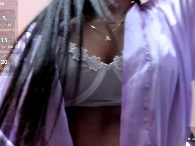 LunaRoussel live cam on BongaCams