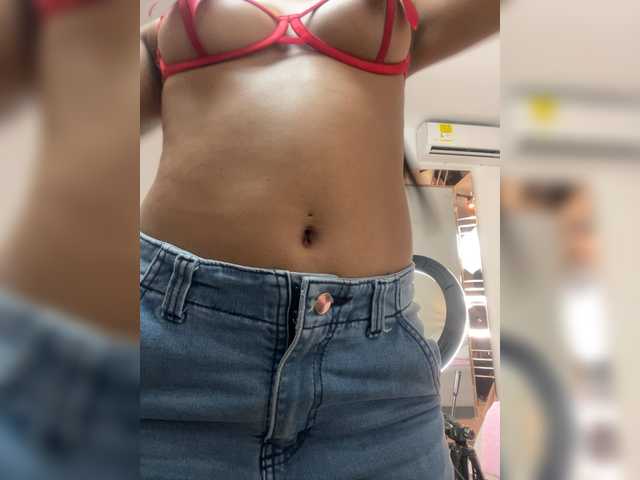 LunaRoussel live cam on BongaCams