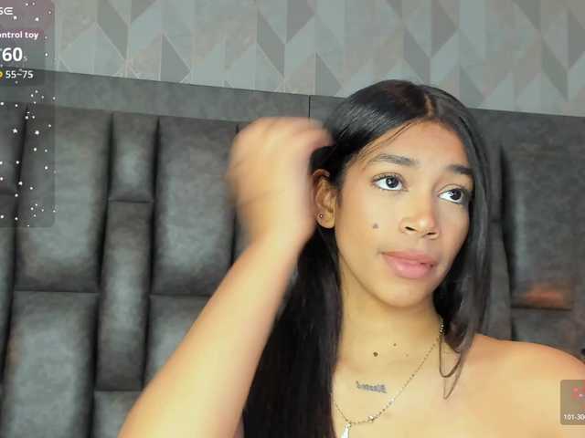 LunaRoussel live cam on BongaCams