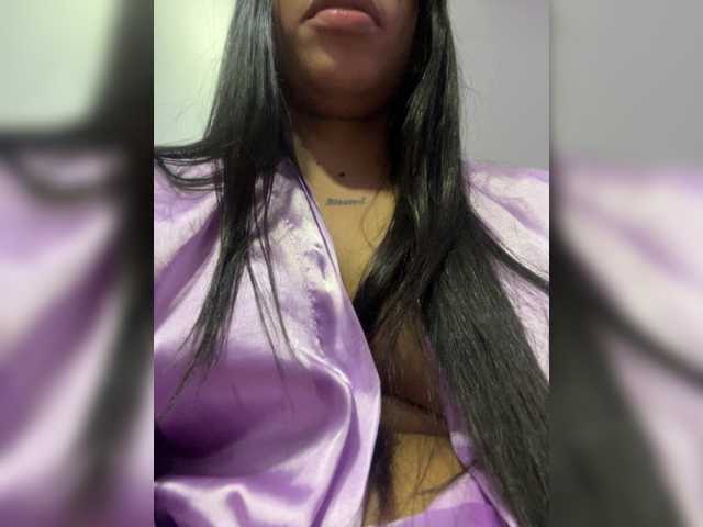 LunaRoussel live cam on BongaCams