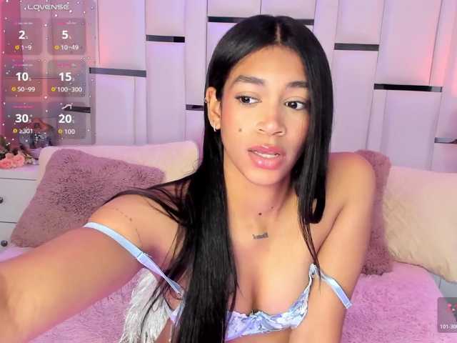LunaRoussel live cam on BongaCams