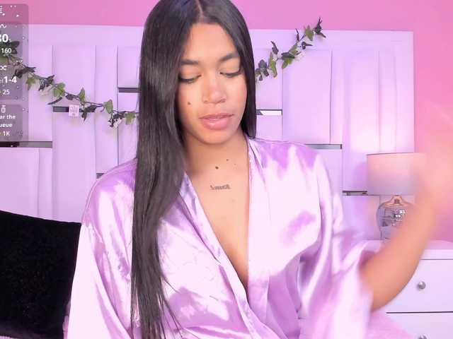LunaRoussel live cam on BongaCams
