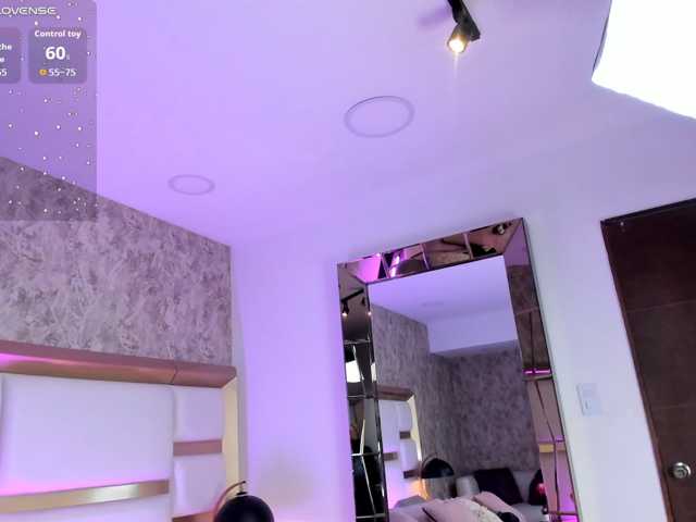 LunaRoussel live cam on BongaCams