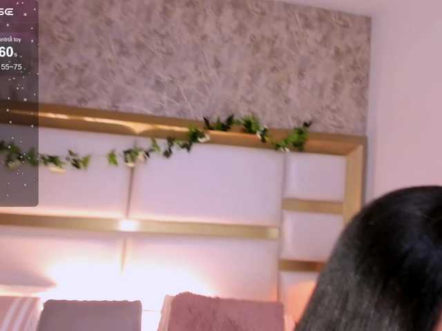 LunaRoussel live cam on BongaCams