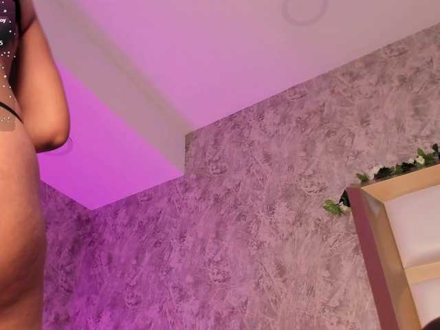 LunaRoussel live cam on BongaCams