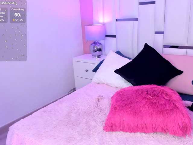 LunaRoussel live cam on BongaCams