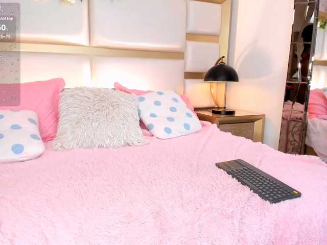 LunaRoussel live cam on BongaCams