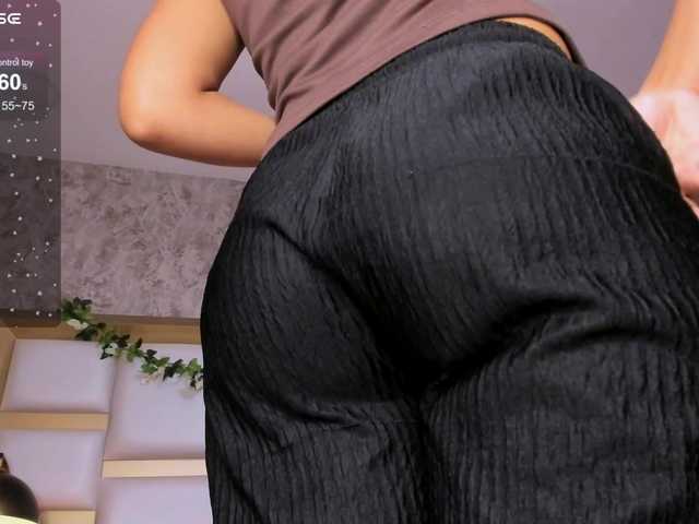 LunaRoussel live cam on BongaCams
