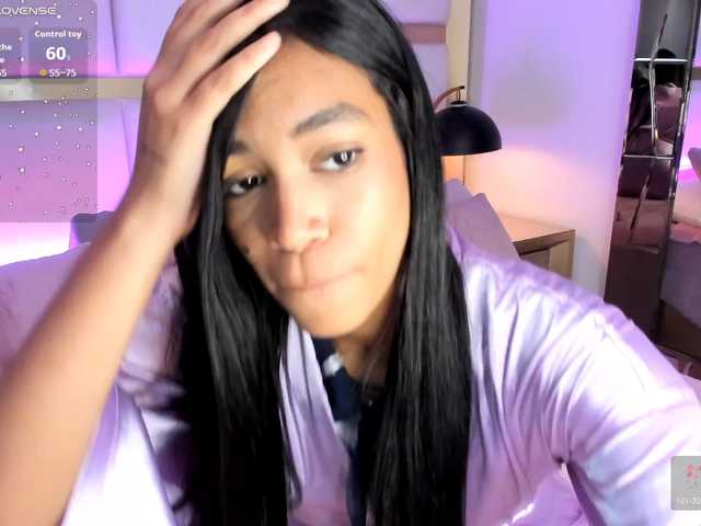 LunaRoussel live cam on BongaCams