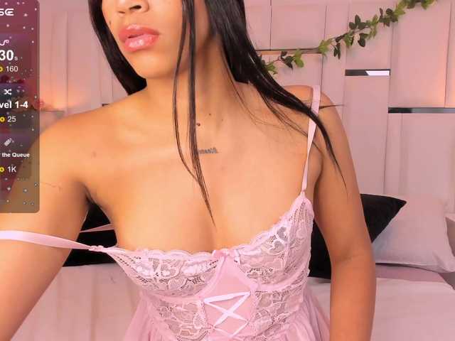 LunaRoussel live cam on BongaCams