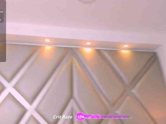 LunaRoussel webcam