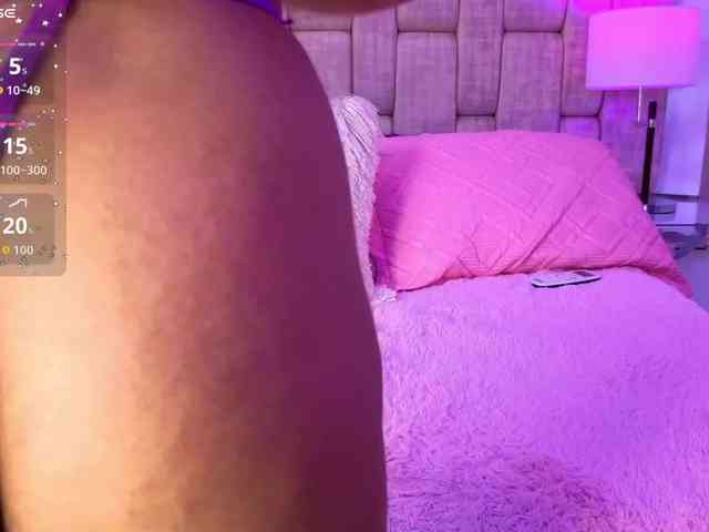 LunaRoussel webcam