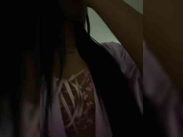 LunaRoussel webcam