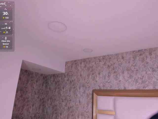 LunaRoussel webcam