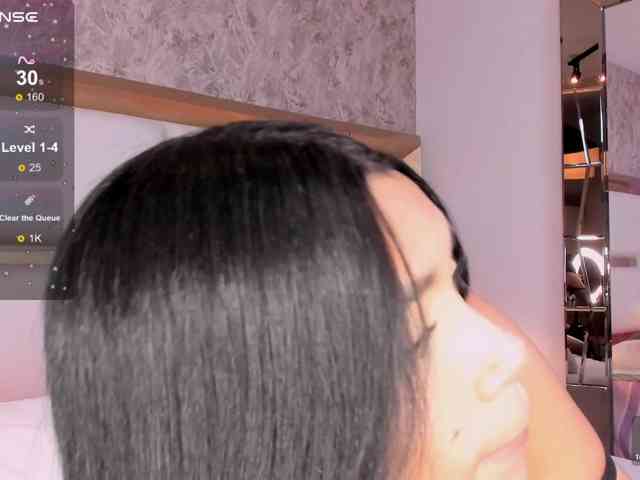 LunaRoussel webcam