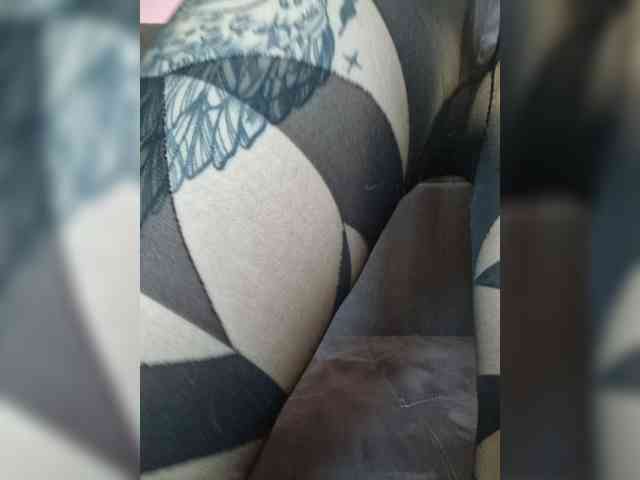 LunaNylon Live Webcam on BongaCams