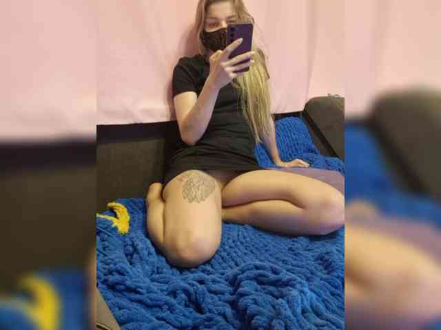 LunaNylon webcam