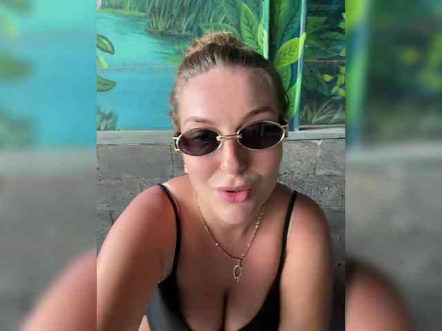 -Hypnotic-Gaze- Sex Cam Show